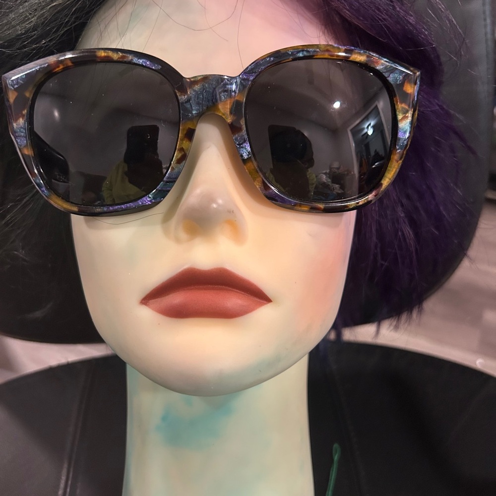 Anglo American Stylish Tortoiseshell Sunglasses